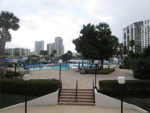 $2,575 | 500 Three Islands Boulevard, Unit 918, Hallandale Beach, FL 33009