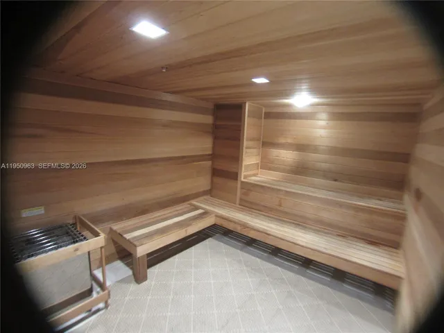 $2,575 | 500 Three Islands Boulevard, Unit 918, Hallandale Beach, FL 33009