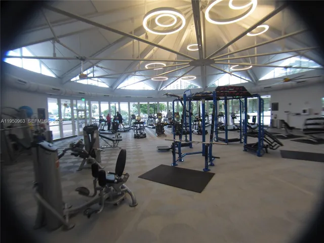 $2,575 | 500 Three Islands Boulevard, Unit 918, Hallandale Beach, FL 33009