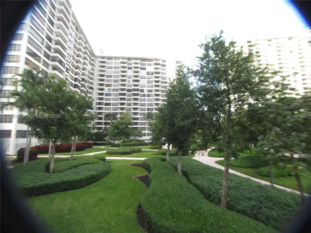 $2,575 | 500 Three Islands Boulevard, Unit 918, Hallandale Beach, FL 33009