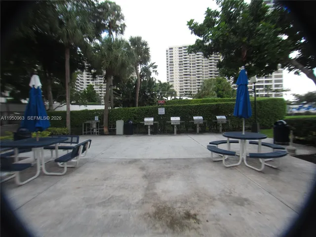 $2,575 | 500 Three Islands Boulevard, Unit 918, Hallandale Beach, FL 33009