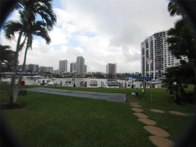 $2,575 | 500 Three Islands Boulevard, Unit 918, Hallandale Beach, FL 33009