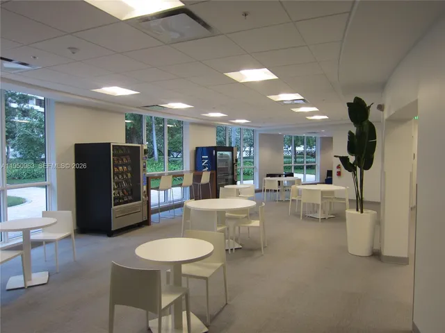 $2,575 | 500 Three Islands Boulevard, Unit 918, Hallandale Beach, FL 33009