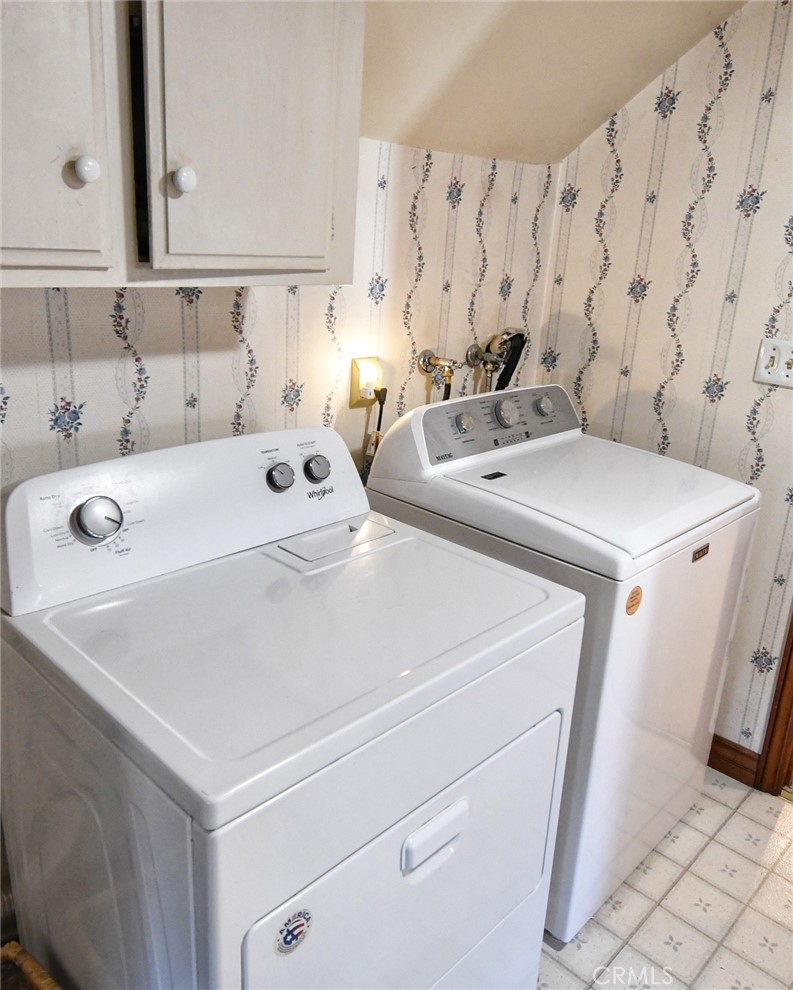 5621 Alwick Place Brea, CA 92821 - Photo 21 of 43 a utility room with dryer and washer
