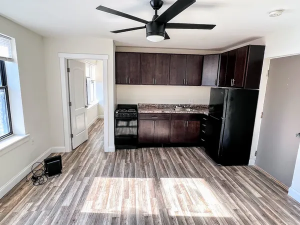 $1,550 | 3933 North Clarendon Avenue, Unit 111, Chicago, IL 60613