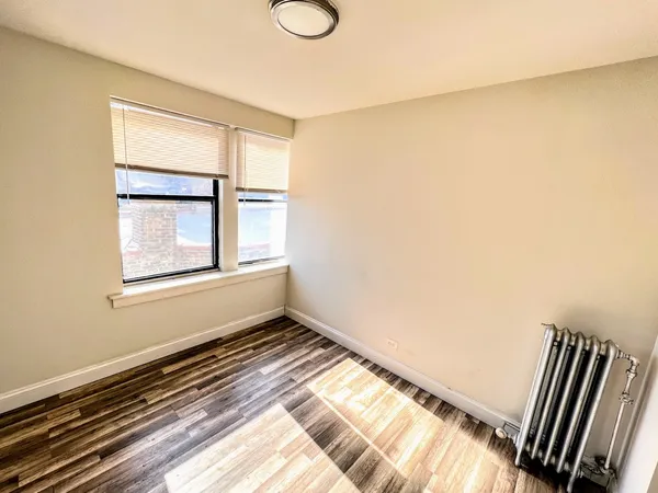 $1,550 | 3933 North Clarendon Avenue, Unit 111, Chicago, IL 60613