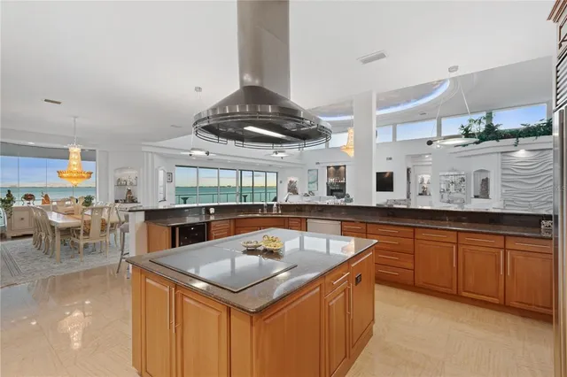 $3,900,000 | 4908 64th Drive West, Bradenton, FL 34210