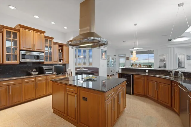 $3,900,000 | 4908 64th Drive West, Bradenton, FL 34210