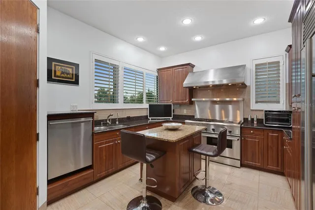 $3,900,000 | 4908 64th Drive West, Bradenton, FL 34210