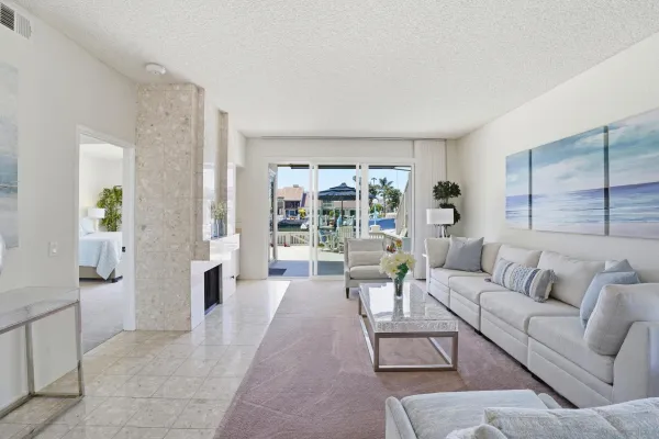 $1,748,000 | 73 Kingston Court South, Coronado, CA 92118