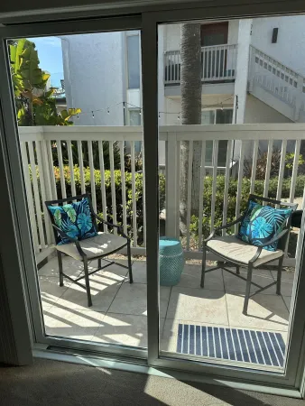 $1,748,000 | 73 Kingston Court South, Coronado, CA 92118
