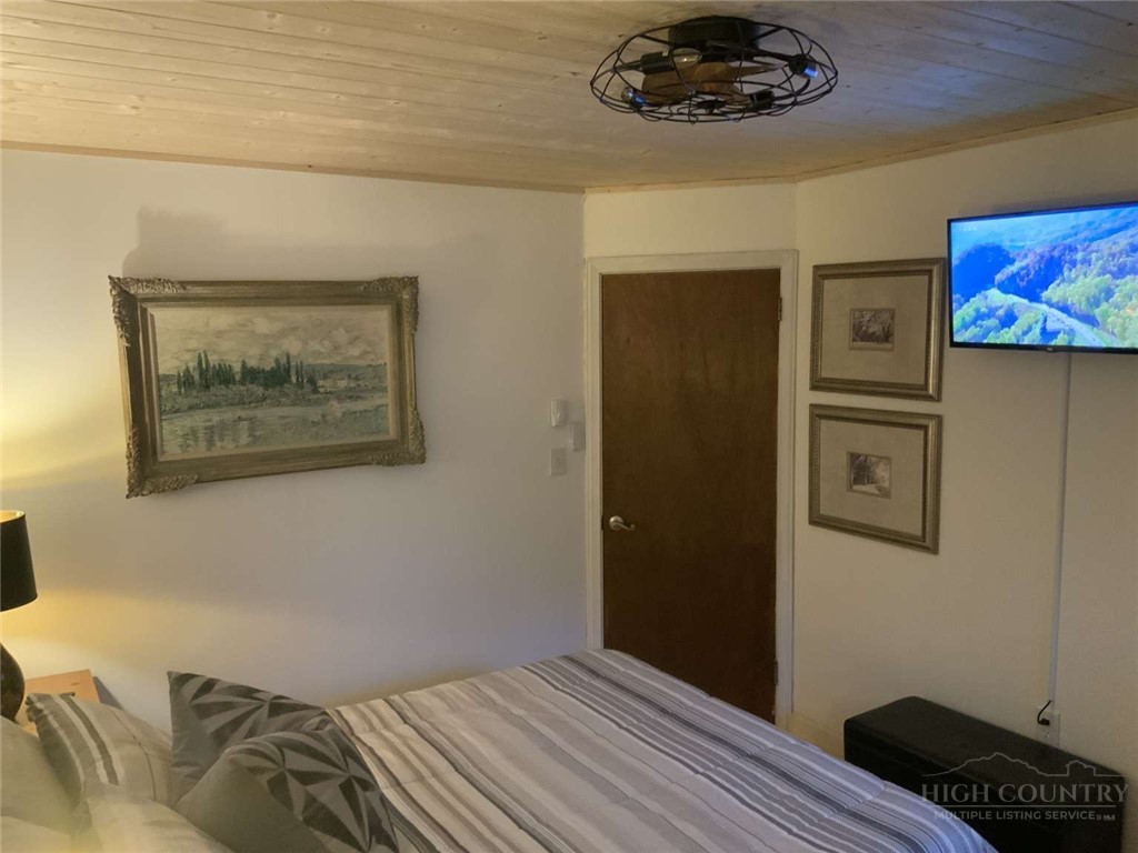 137 Maple Road Blowing Rock, NC 28605 - Photo 19 of 24 Gallery Image 19