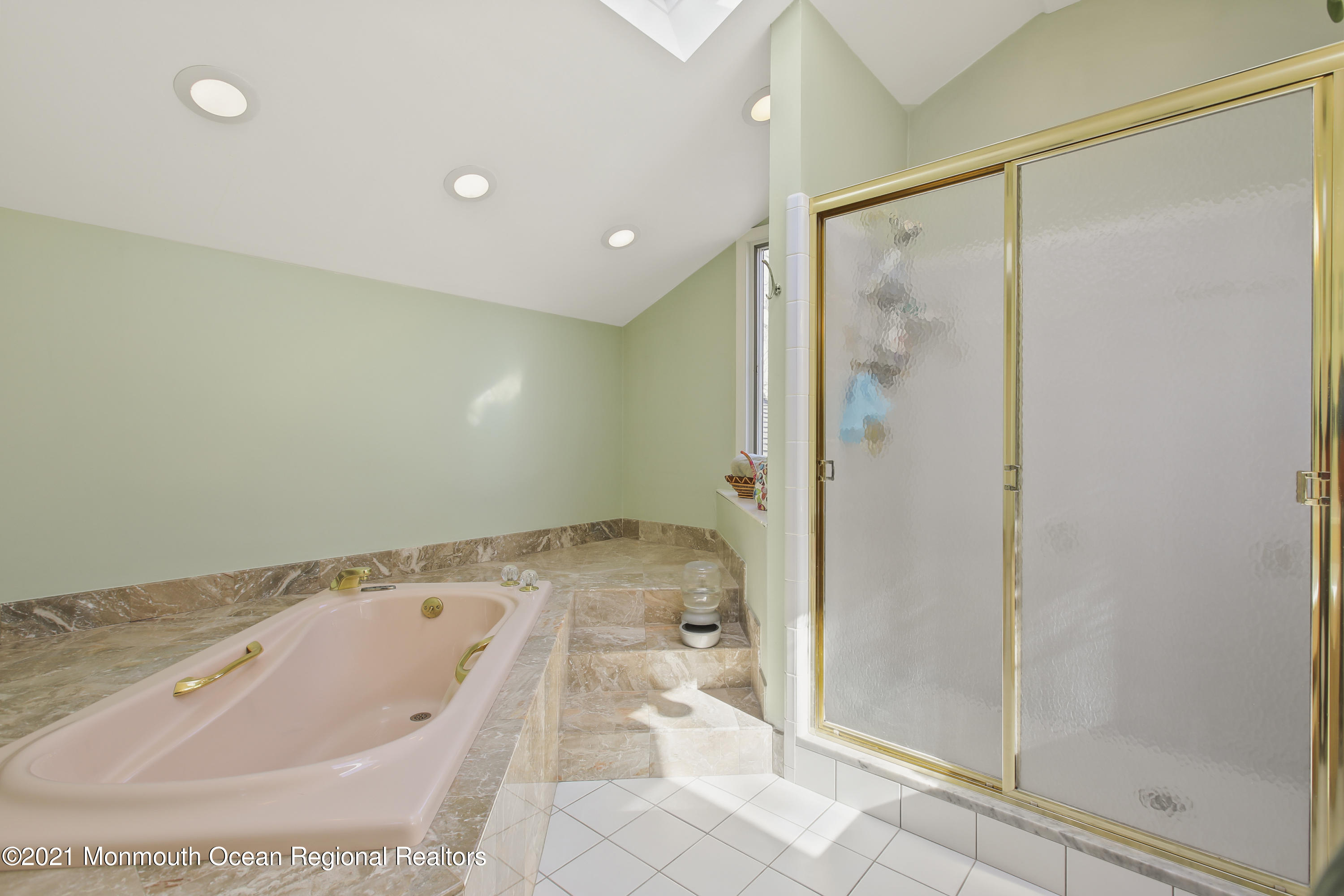 511 North Riverside Drive Neptune Township, NJ 07753 - Photo 22 of 37 5W5A0358