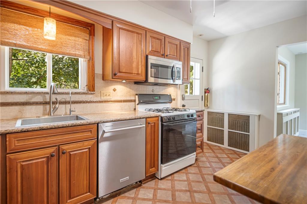 3875 Anderson Road Gibsonia, PA 15044 - Photo 2 of 32 Gallery Image 2