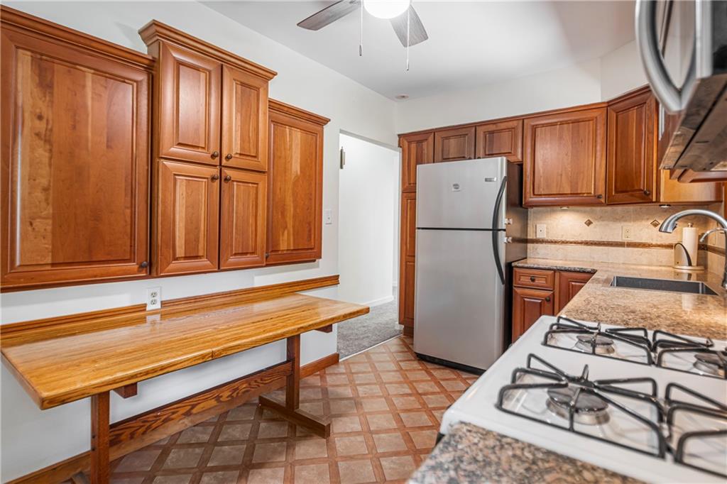 3875 Anderson Road Gibsonia, PA 15044 - Photo 5 of 32 Gallery Image 5
