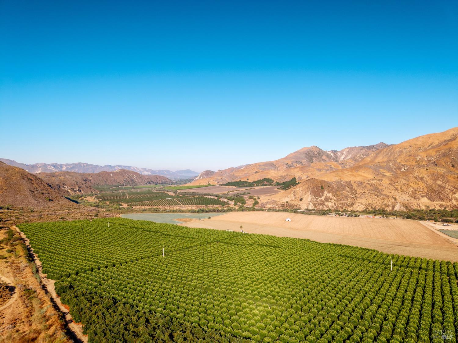3800 Piru Canyon Road Piru, CA 93040 - Photo 37 of 65 a view of an ocean from a mountain