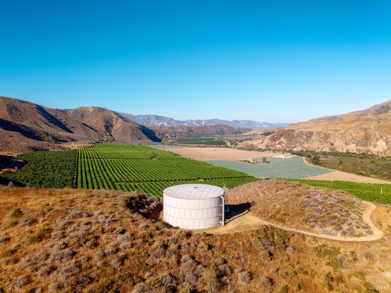 3800 Piru Canyon Road Piru, CA 93040 - Photo 38 of 65 a view of a lake with mountain in the background