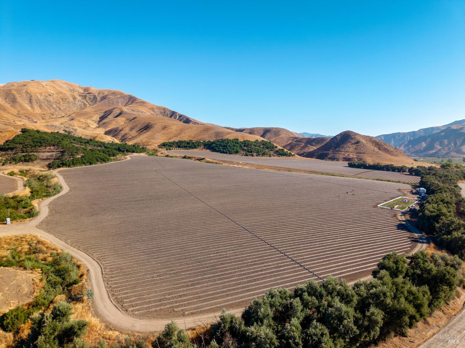 3800 Piru Canyon Road Piru, CA 93040 - Photo 44 of 65 a view of lake and mountain