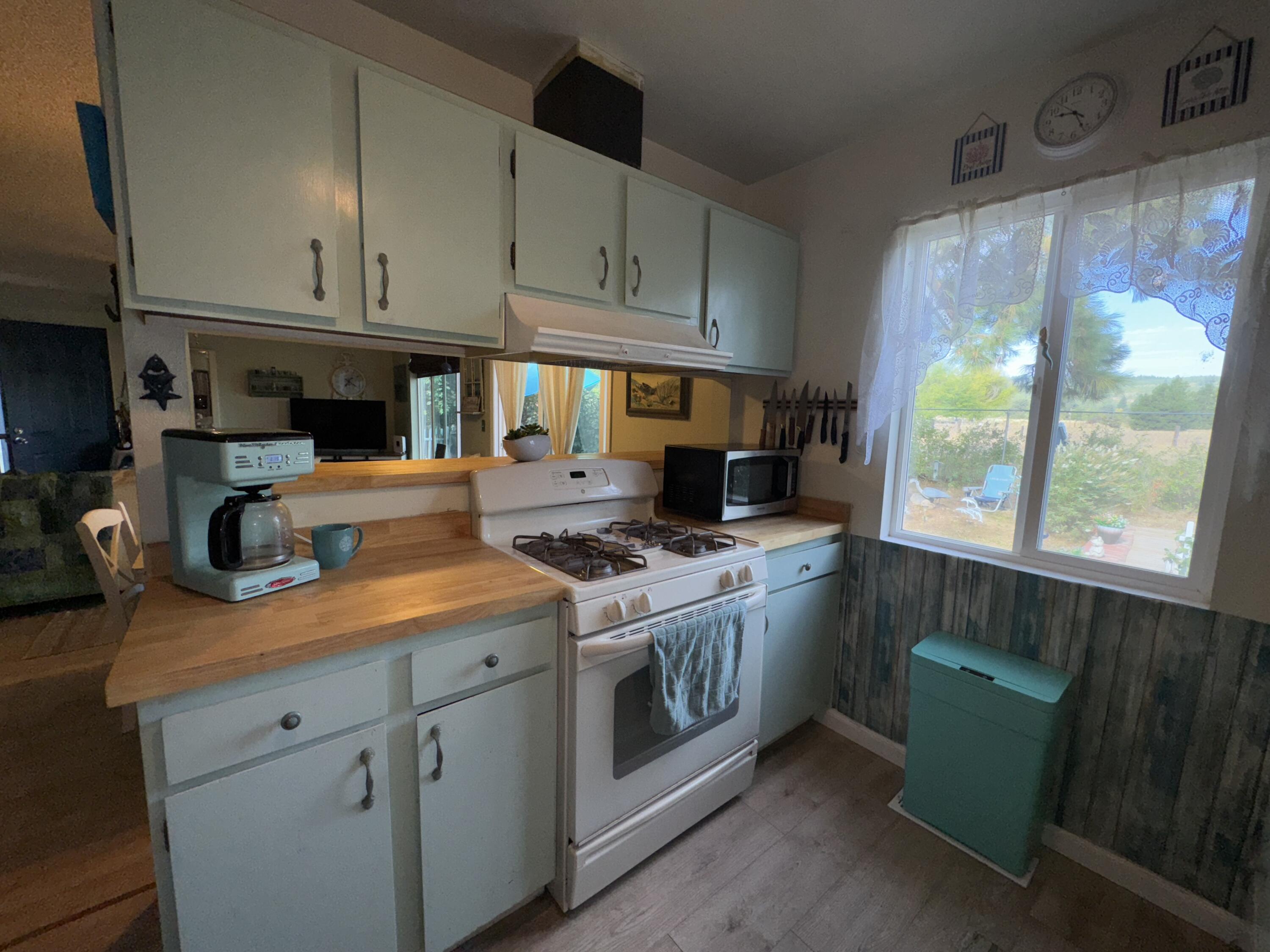 20645 Roff Way Burney, CA 96013 - Photo 20 of 40 IMG_4724