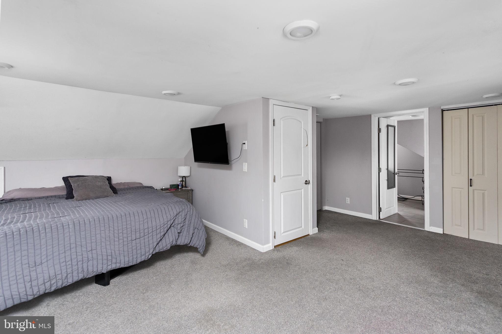 55 Finley Avenue Hamilton, NJ 08610 - Photo 11 of 27