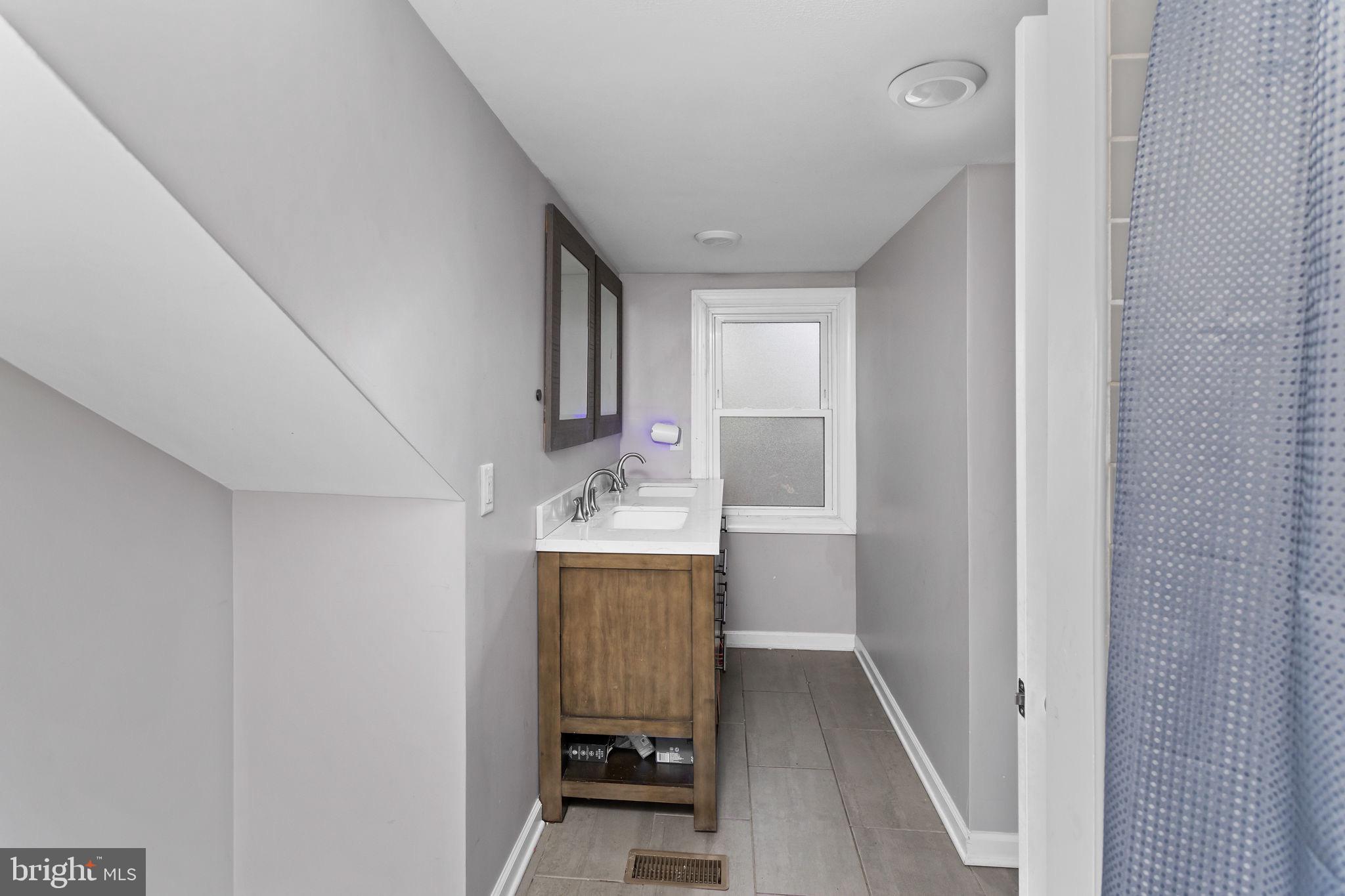 55 Finley Avenue Hamilton, NJ 08610 - Photo 13 of 27 Primary Bath upper level