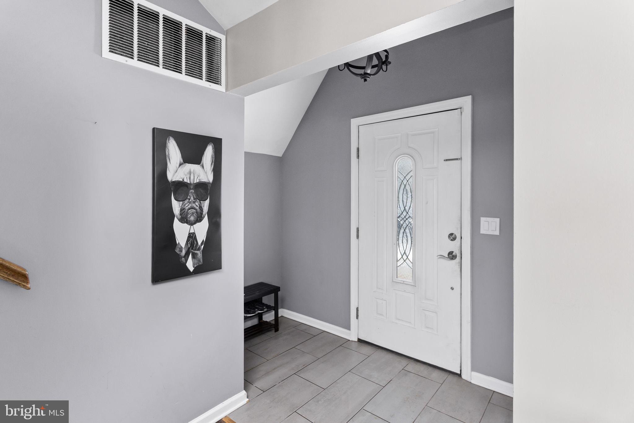 55 Finley Avenue Hamilton, NJ 08610 - Photo 4 of 27 Entranceway