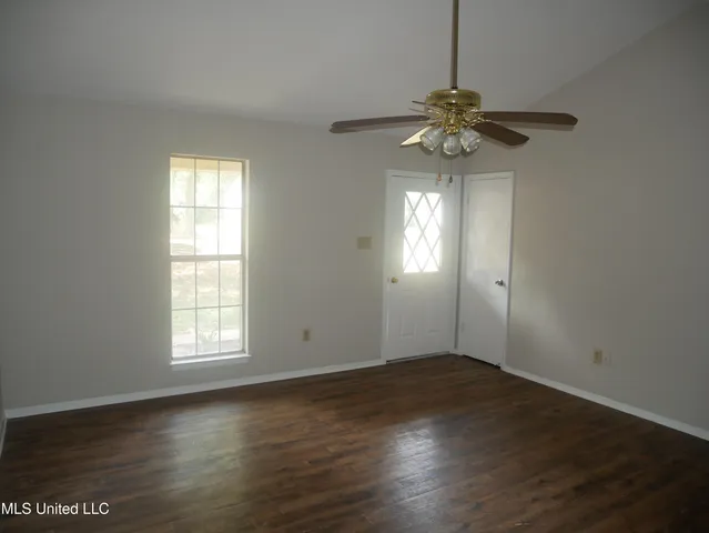 $1,350 | 3530 Lakehurst Drive, Horn Lake, MS 38637