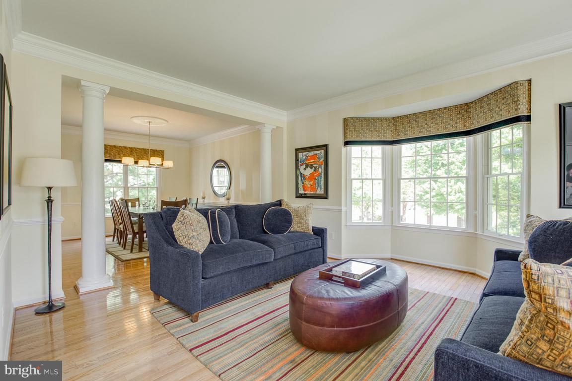10850 Grovehampton Court Reston, VA 20194 - Photo 2 of 30 Living Room