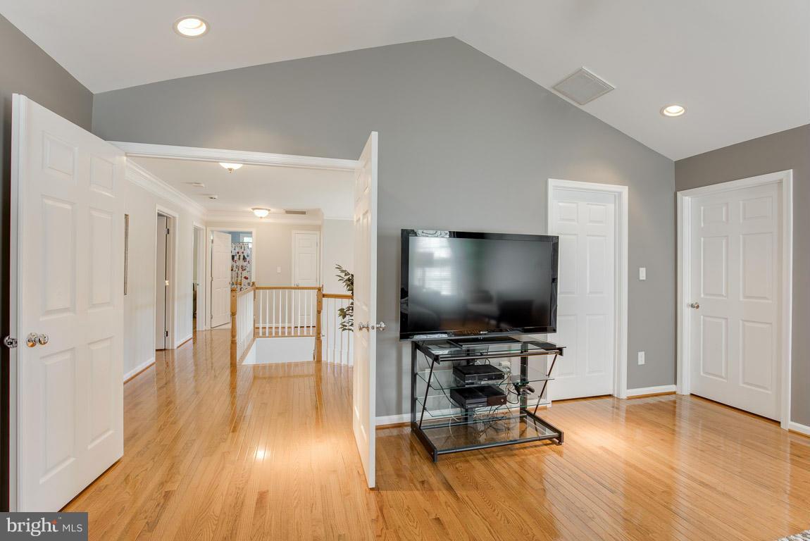 10850 Grovehampton Court Reston, VA 20194 - Photo 18 of 30 Bedroom (Master)