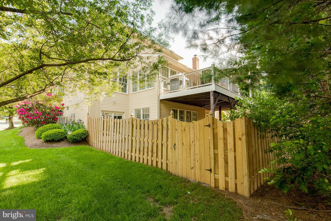 10850 Grovehampton Court Reston, VA 20194 - Photo 30 of 30 Fenced yard