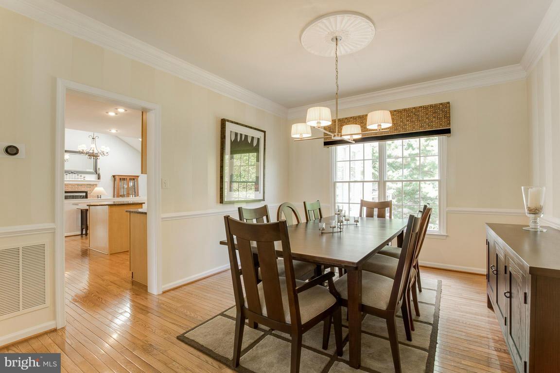 10850 Grovehampton Court Reston, VA 20194 - Photo 4 of 30 Dining Room