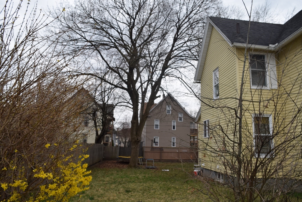 54 Keith Street Springfield, MA 01108 - Photo 13 of 17