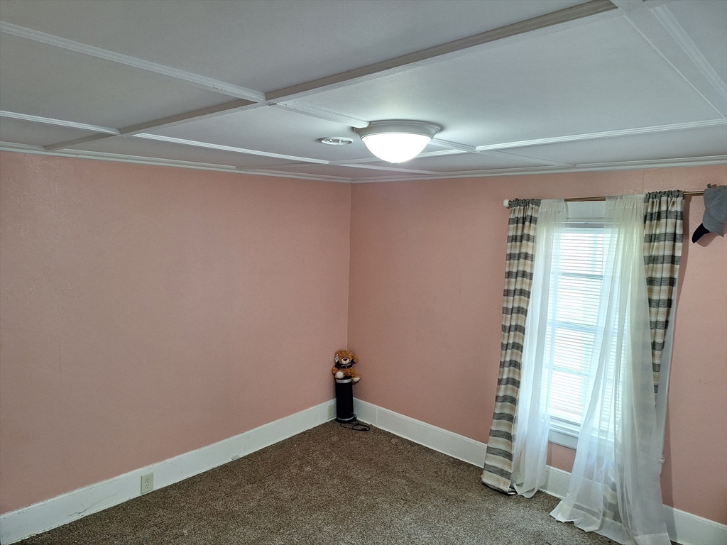 54 Keith Street Springfield, MA 01108 - Photo 8 of 17