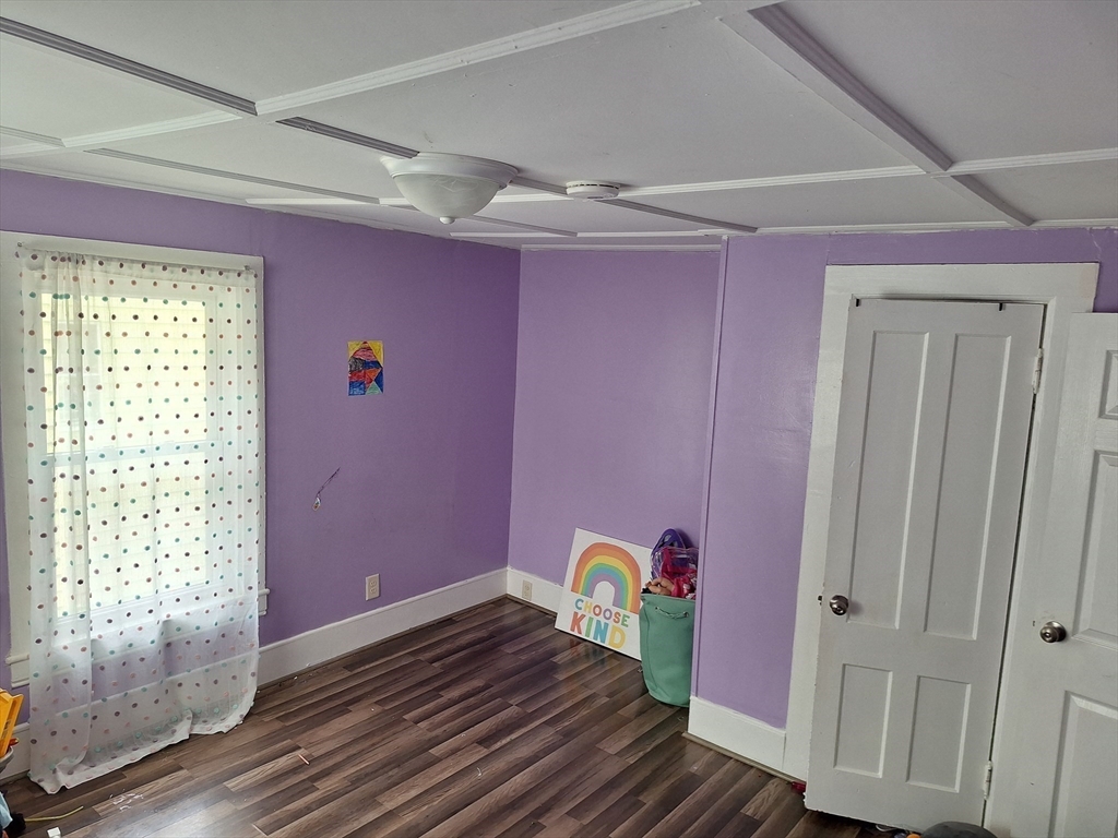 54 Keith Street Springfield, MA 01108 - Photo 9 of 17