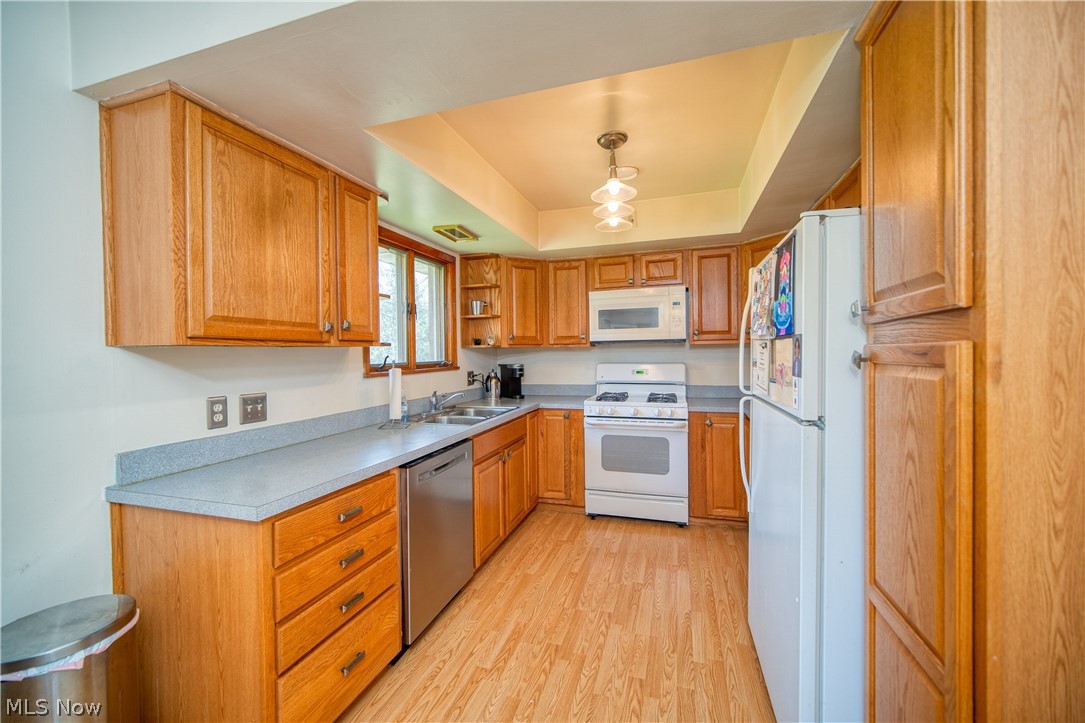 29316 White Road Wickliffe, OH 44092 - Photo 4 of 25 Gallery Image 4