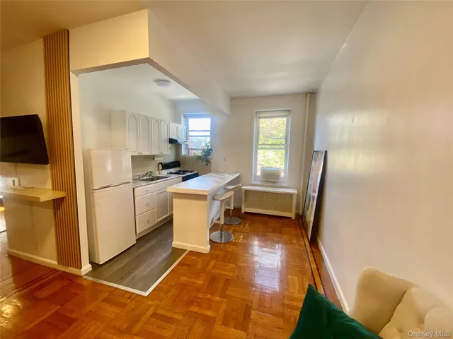 $2,850 | 92-02 37th Avenue, Unit 2C | Jackson Heights