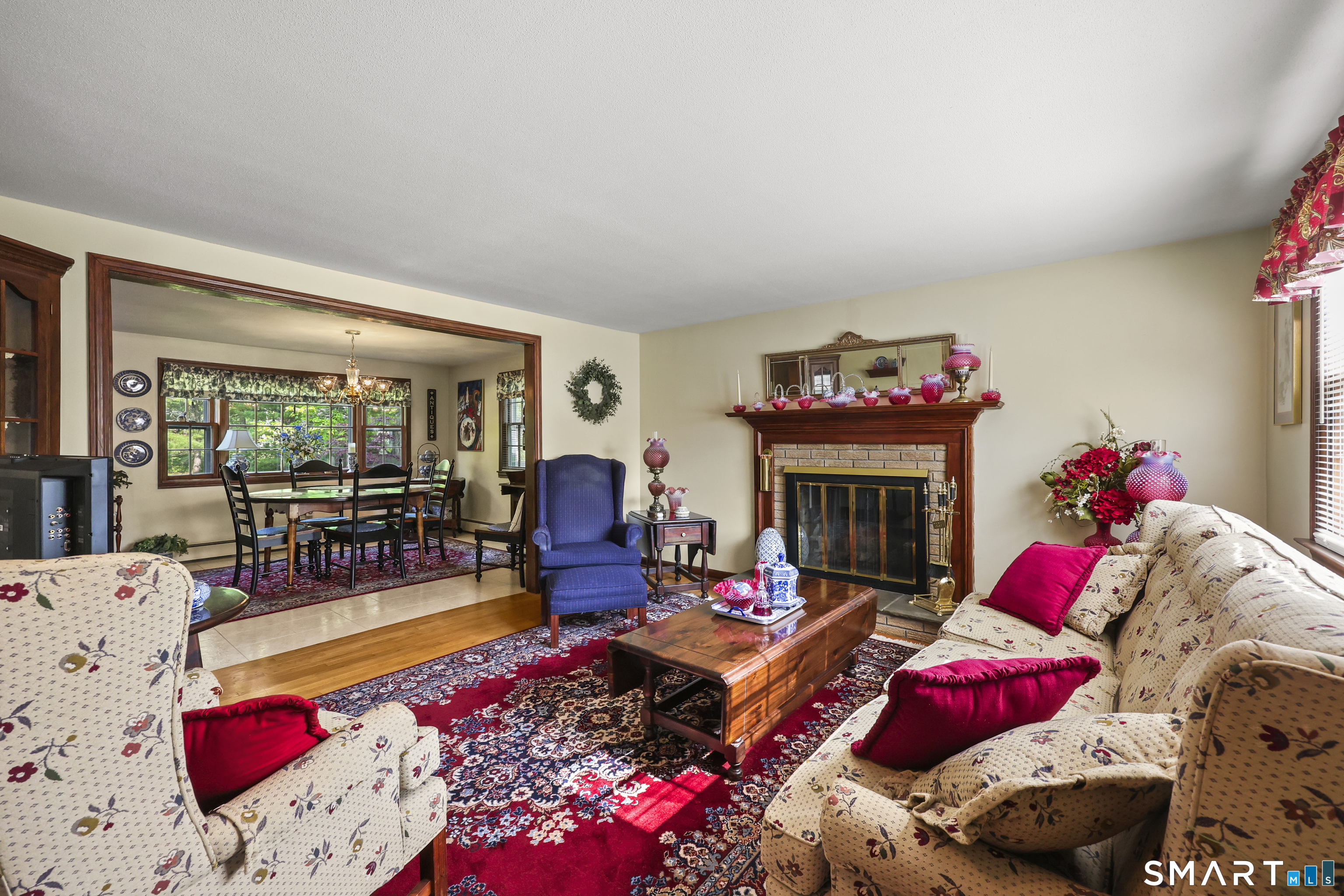 20 Loretta Road Torrington, CT 06790 - Photo 11 of 39 Living Room