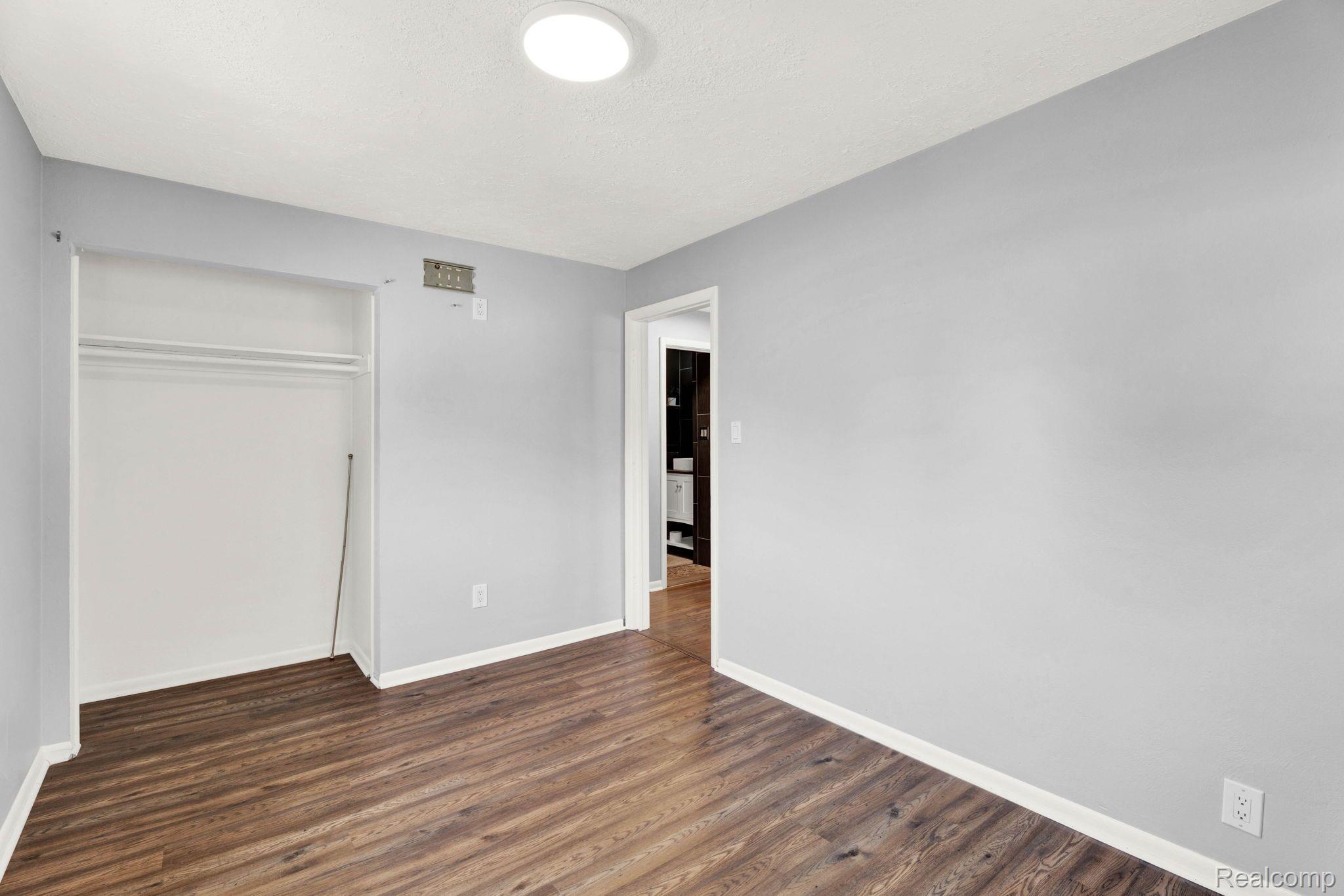 3835 Elmhurst Road Waterford, MI 48328 - Photo 27 of 44 Bedroom 2