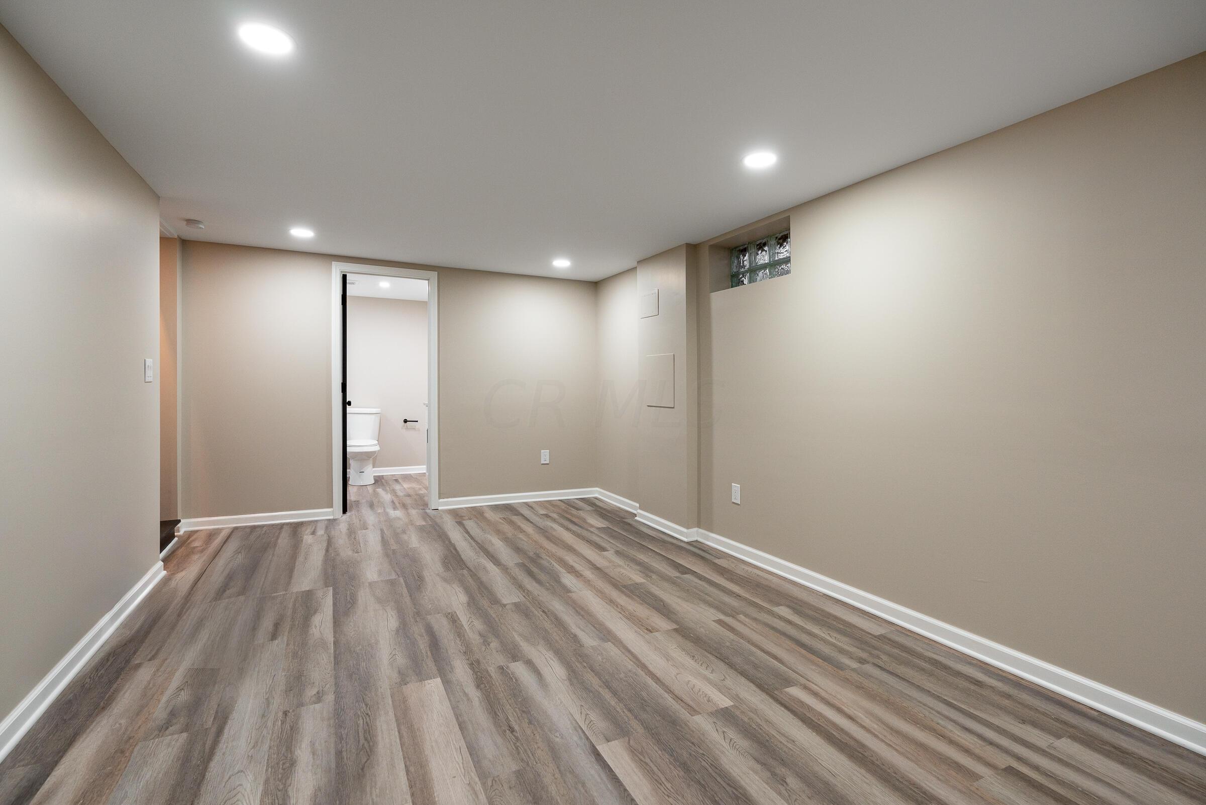 3229 Kenyon Road Columbus, OH 43221 - Photo 29 of 51 3229 Kenyon Rd-16