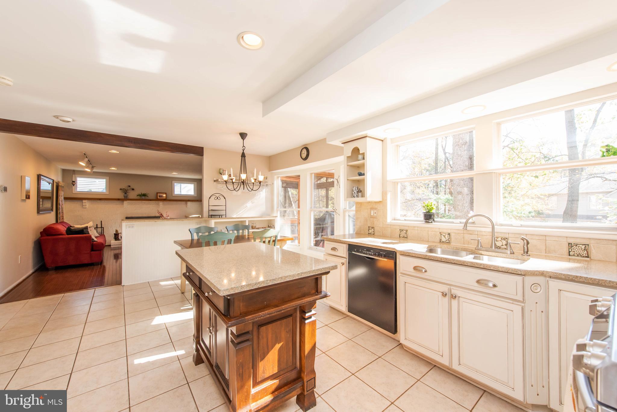 7512 Midas Touch Columbia, MD 21046 - Photo 11 of 46 Kitchen