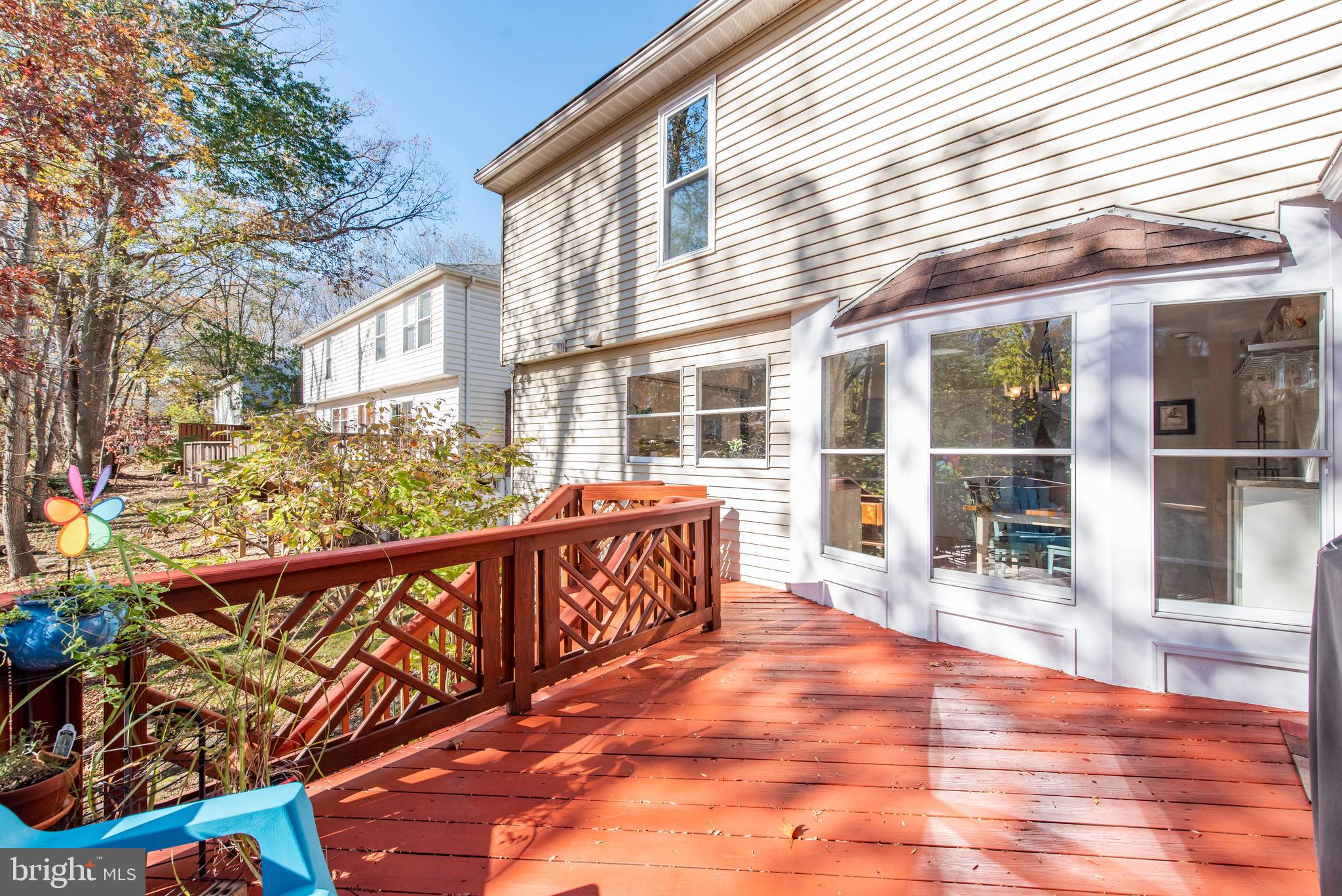 7512 Midas Touch Columbia, MD 21046 - Photo 17 of 46 Deck