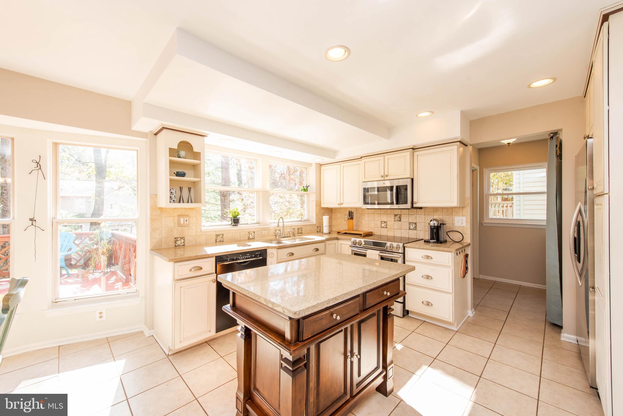 7512 Midas Touch Columbia, MD 21046 - Photo 9 of 46 Kitchen