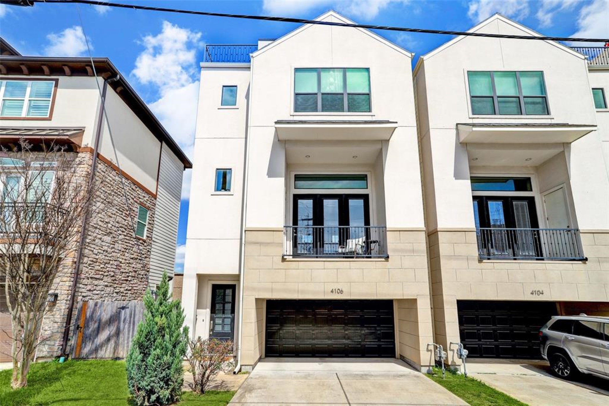 a view of building with a entryway