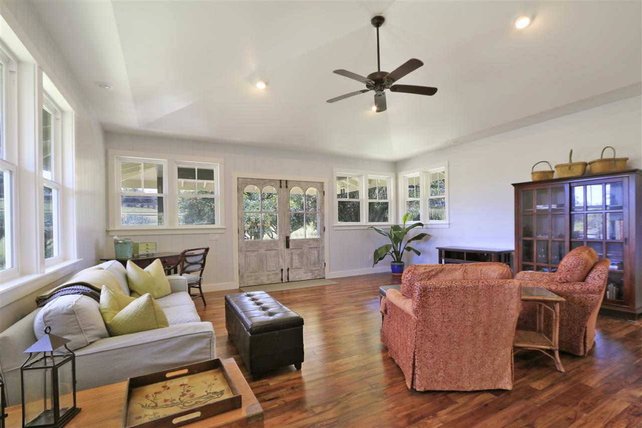 2736 Kaupakalua Road Haiku, HI 96708 - Photo 3 of 30 a living room with furniture and a window