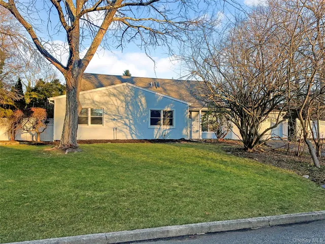 $632,500 | 7 Carnaby Avenue, Coram, NY 11727