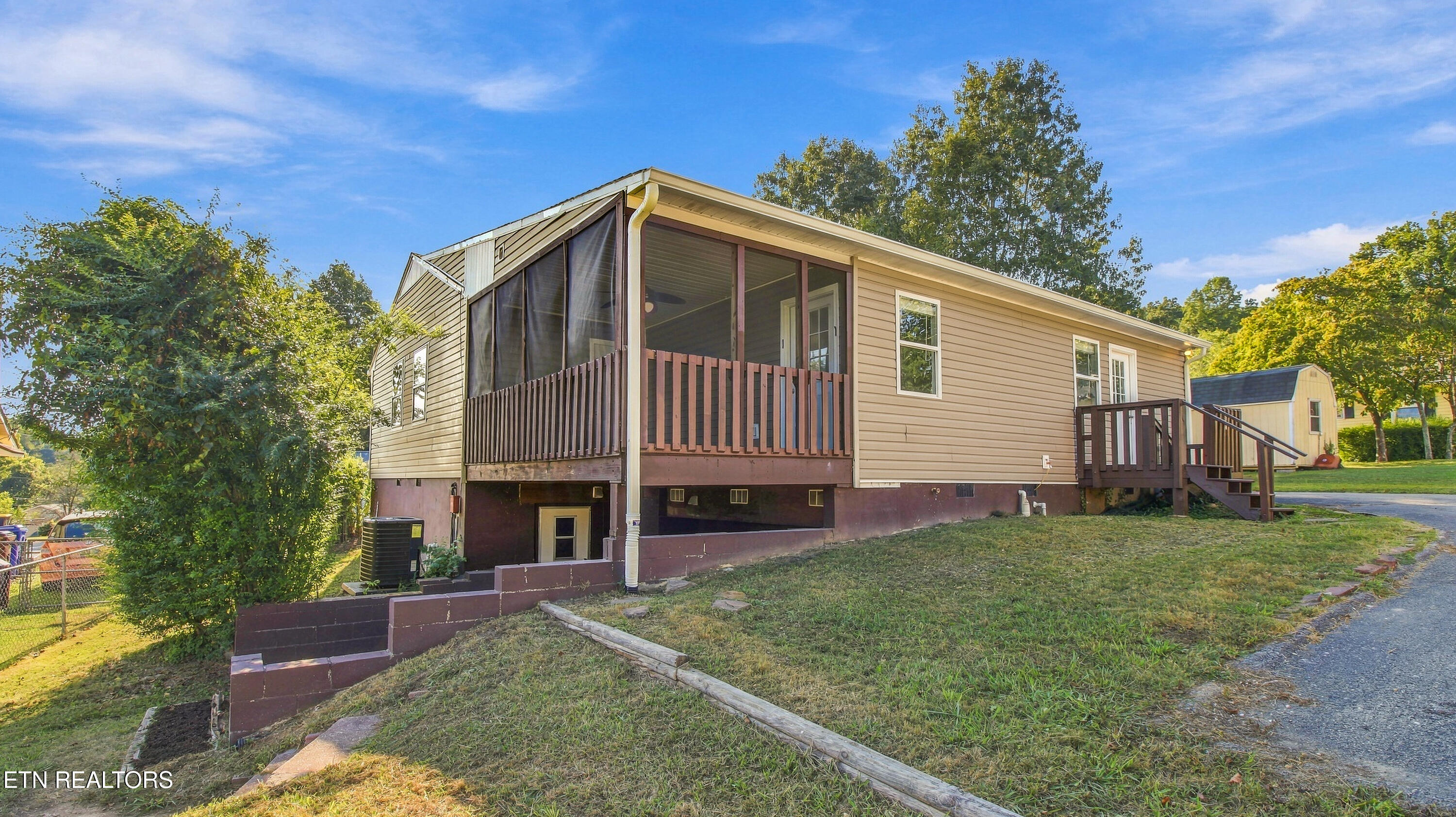 104 Alger Road Oak Ridge, TN 37830 - Photo 48 of 52 Side View