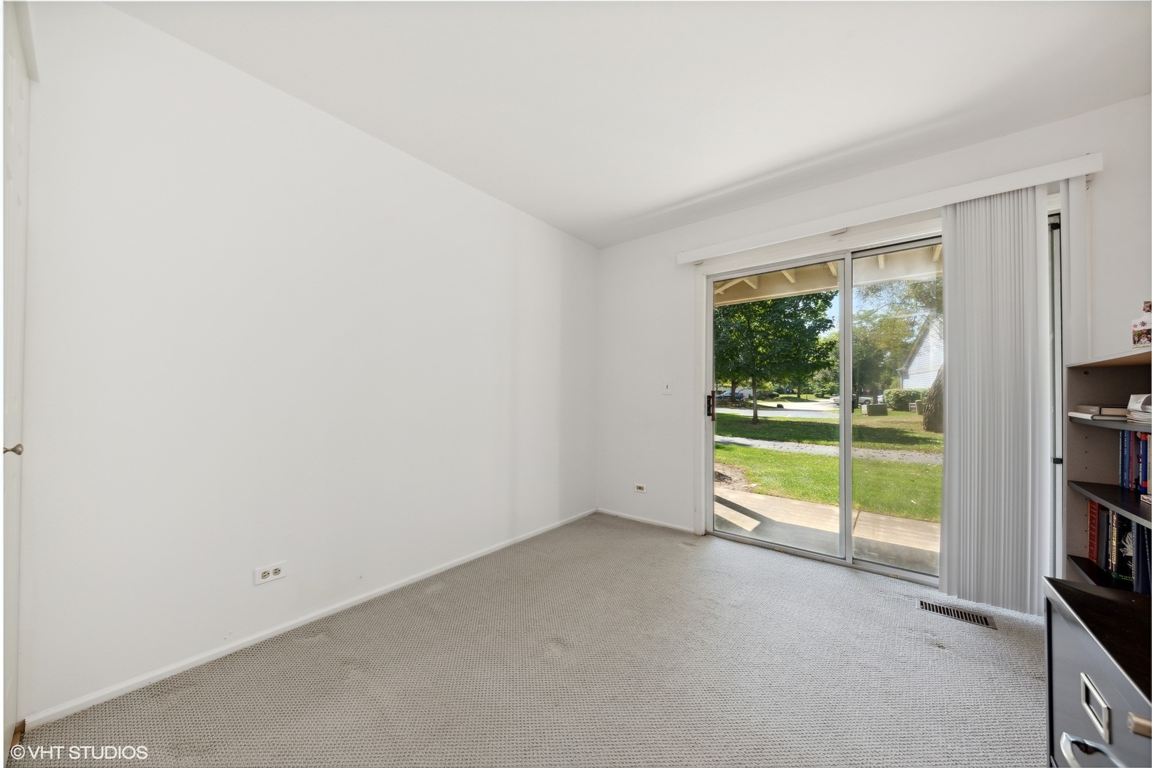 1406 Aldgate Court, Unit D1 Wheeling, IL 60090 - Photo 12 of 16