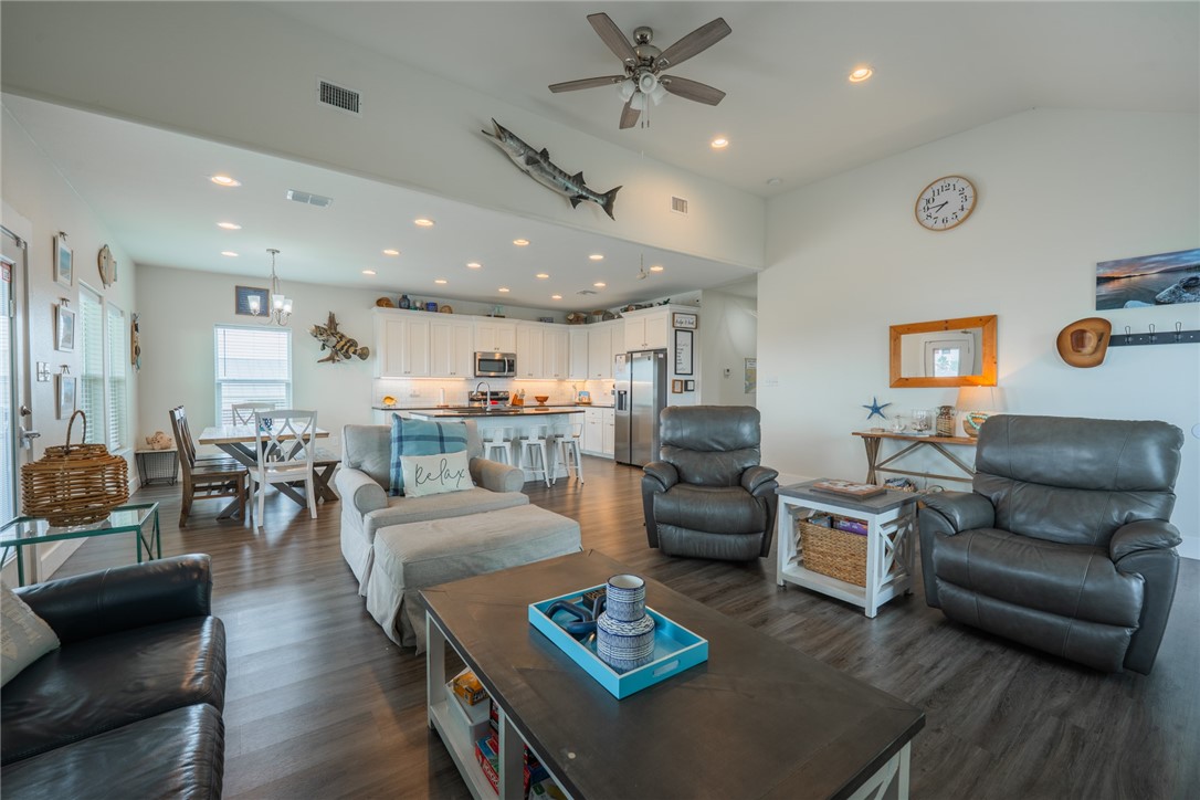 109 Copano Cove Road Rockport, TX 78382 - Photo 3 of 32