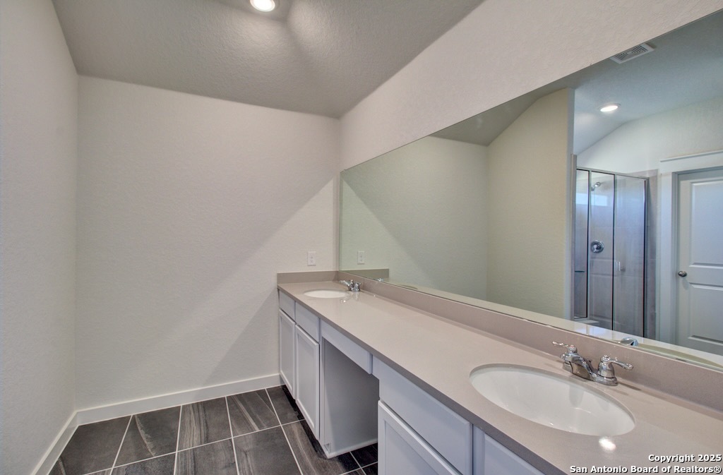 2703 Echinacea Path Converse, TX 78109 - Photo 9 of 23