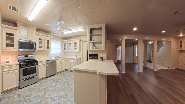 $1,950 | 7711 Kleingreen Lane, Spring, TX 77379